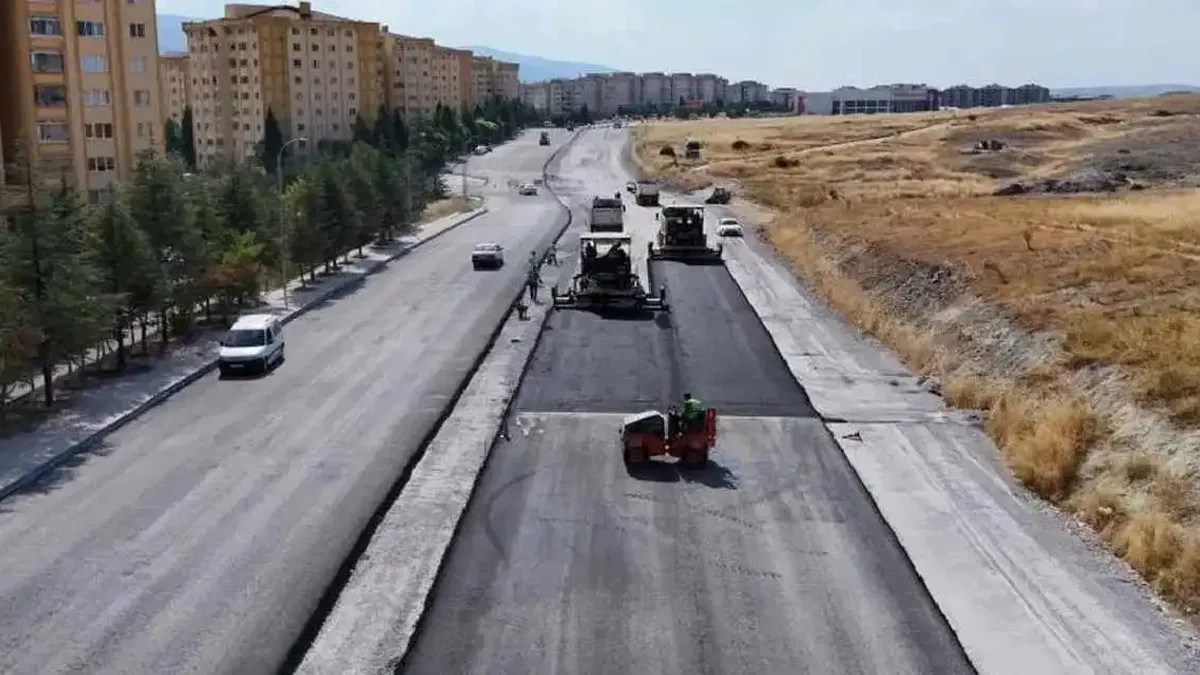 Kütahya’da asfalt çalışmaları sürüyor