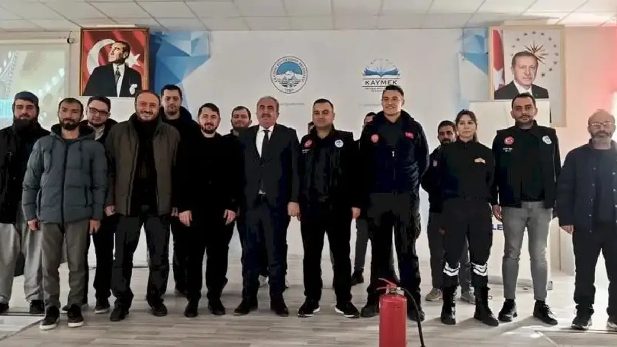 Kayseri itfaiyesinden iki ilçede afet yönetim eğitimi