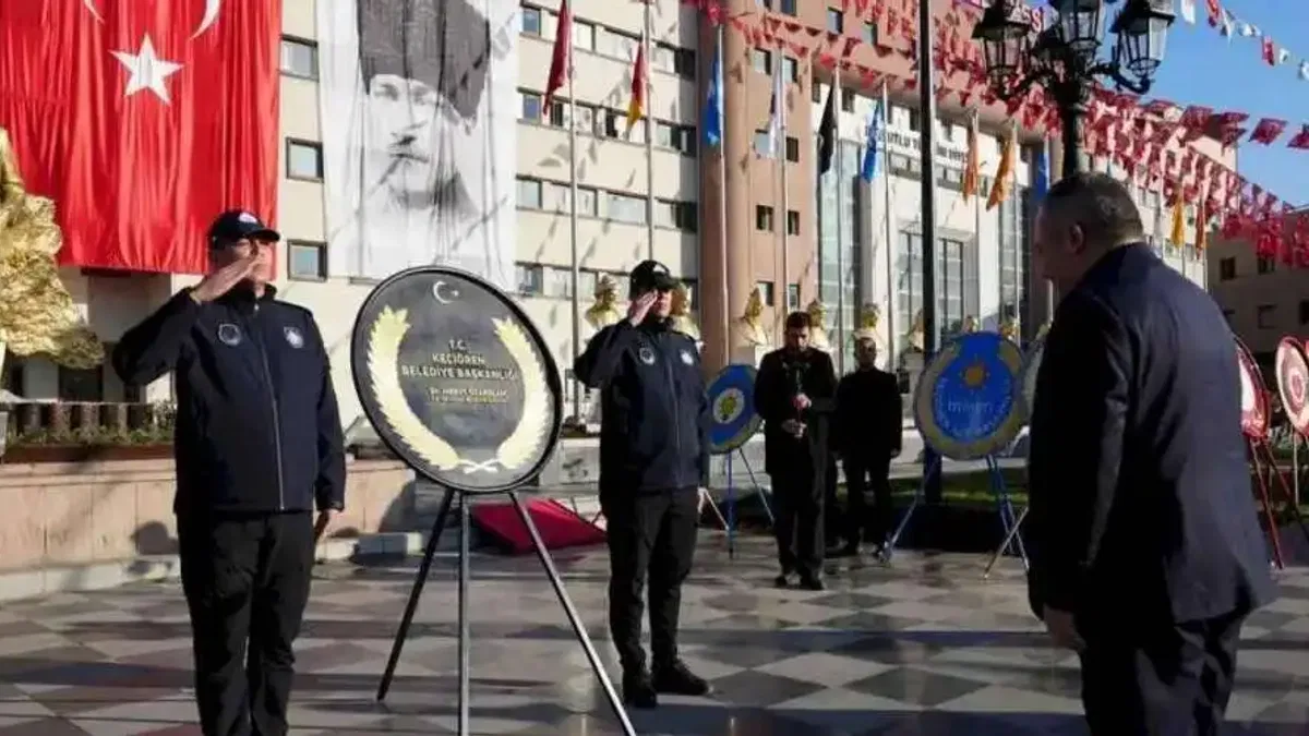Ankara Keçiörenliler Ata’ya saygı için meydanda buluştu