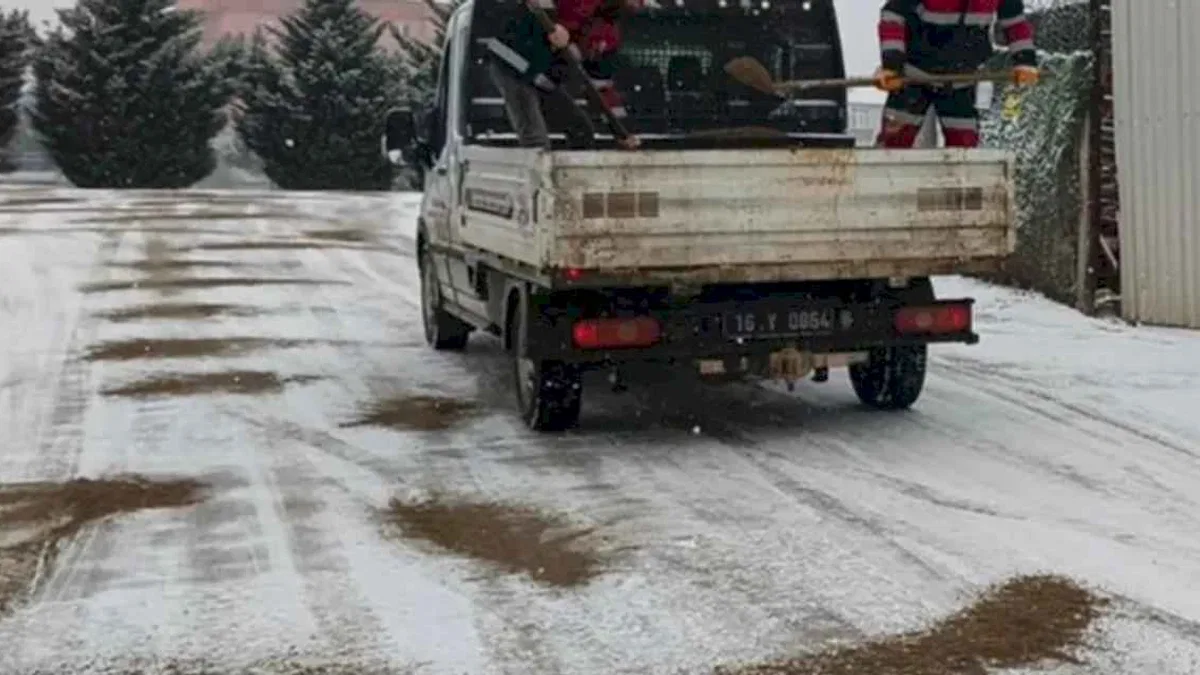 Bursa İnegöl Belediyesi 80 personel 20 araçla sahada