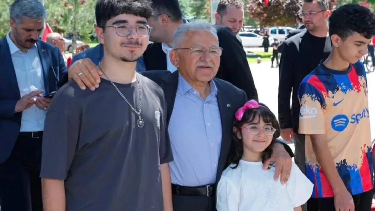 Kayseri Büyükşehir Konservatuvarı'nda mezuniyet sevinci