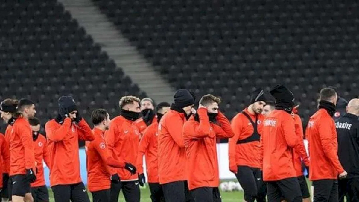 Montella'nın ağabeyi rahatsızlandı, A Milli Takım'ın uçağı Münih'e indi