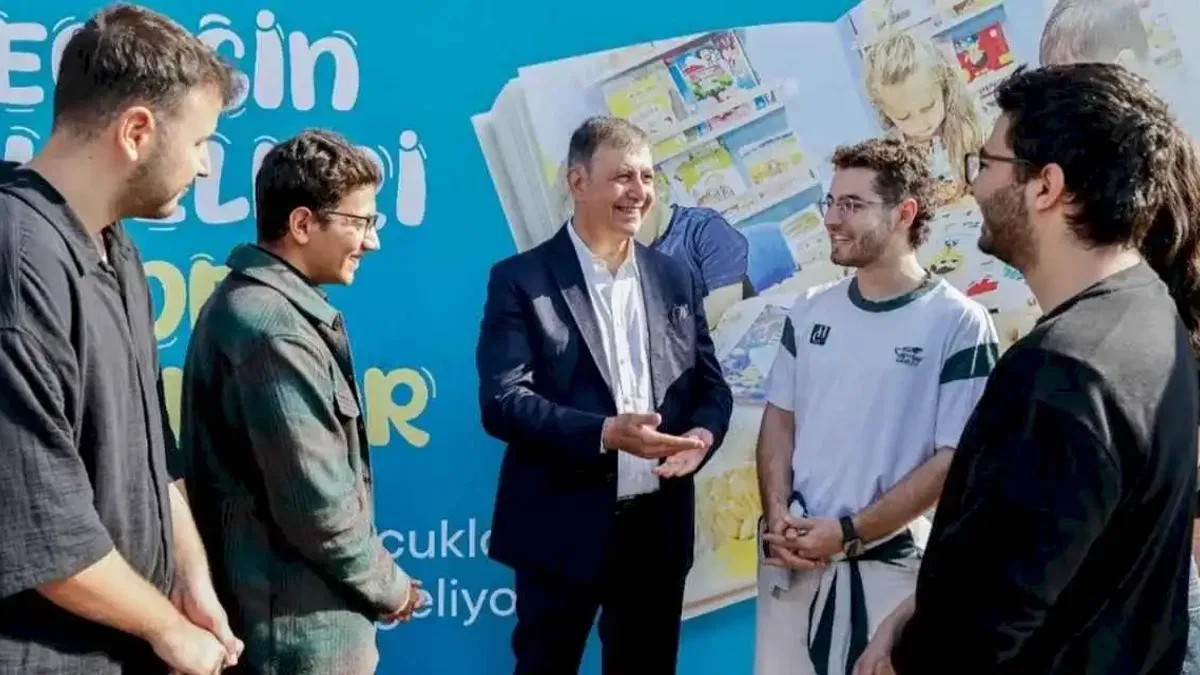 İzmir'de minikler ve üniversiteliler 'Geleceğin Atölyeleri'nde buluşuyor