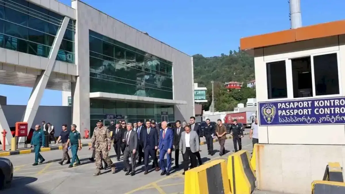 Sarp Kapısı’ndan 9 ayda 4 milyon yolcu geçiş yaptı