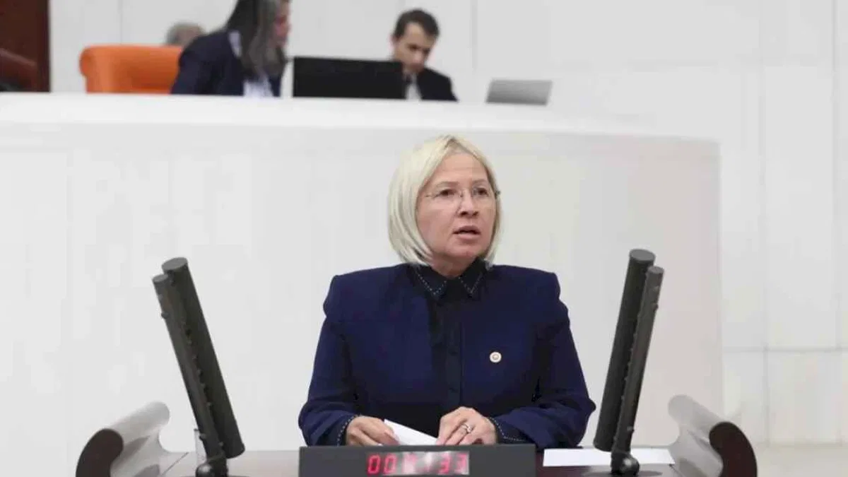 Nurten Yontar’dan Kadın Kolları Kurultayı’na kutlama mesajı