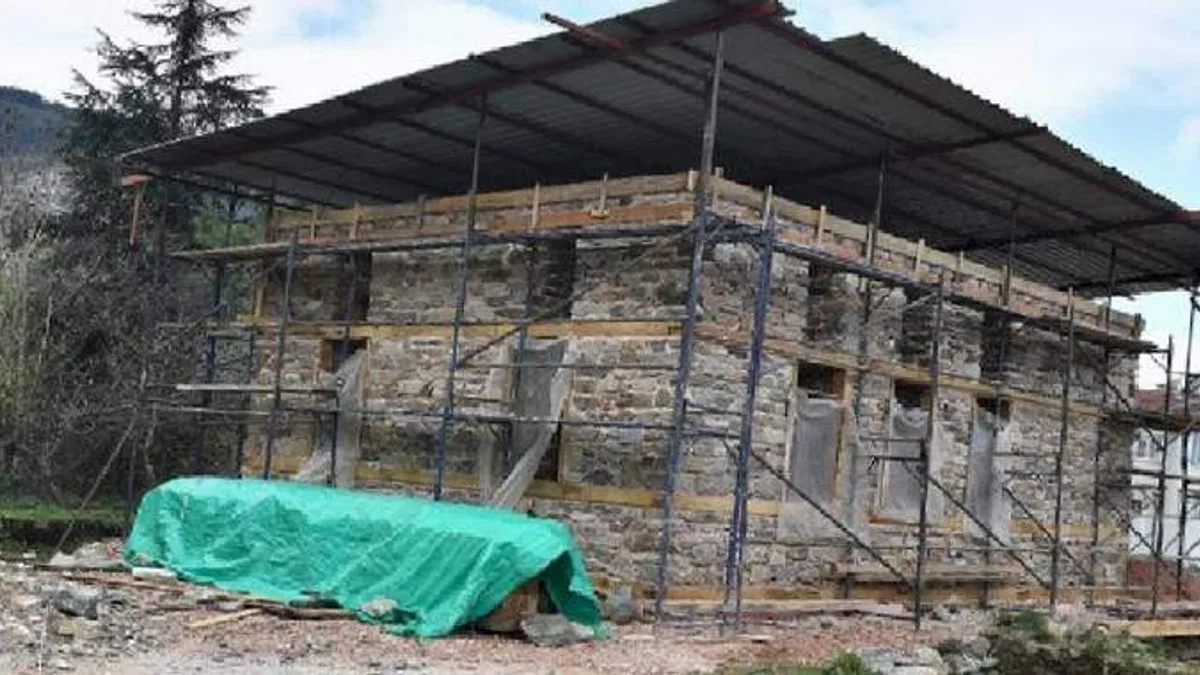 Bursa Hisar'da tarihi mescid gün yüzüne çıkıyor