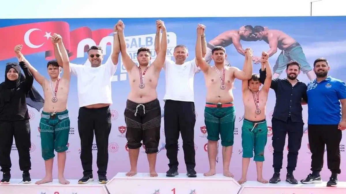 Adana'da Salbaş Karakucak Güreşleri coşkusu