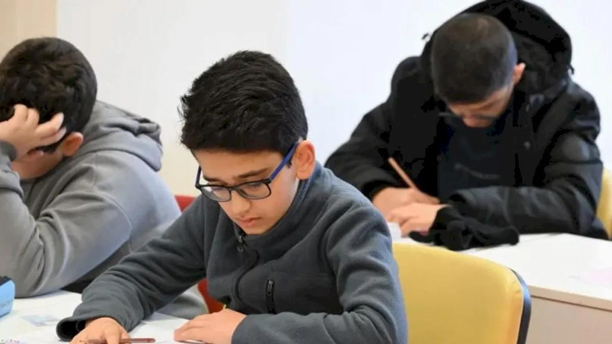 Manisa'da öğrenciler MABEM’in ödüllü sınavında ter döktü