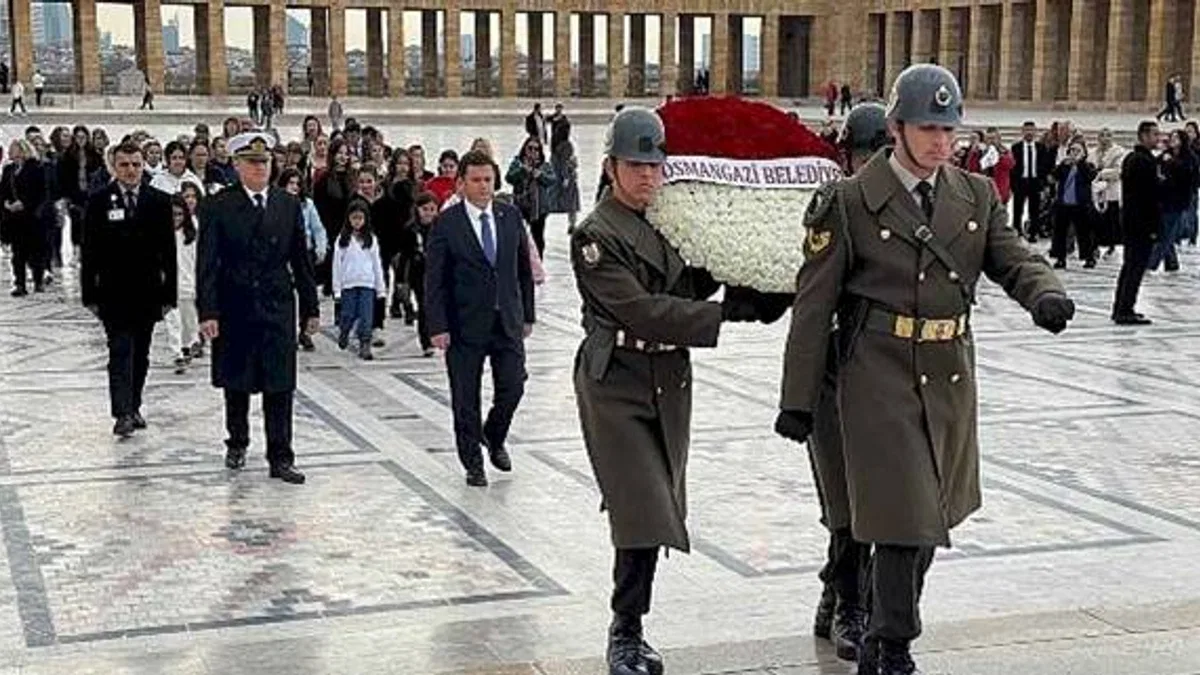 Başkan Aydın, Osmangazili çocuklar ile Ata'nın huzurunda