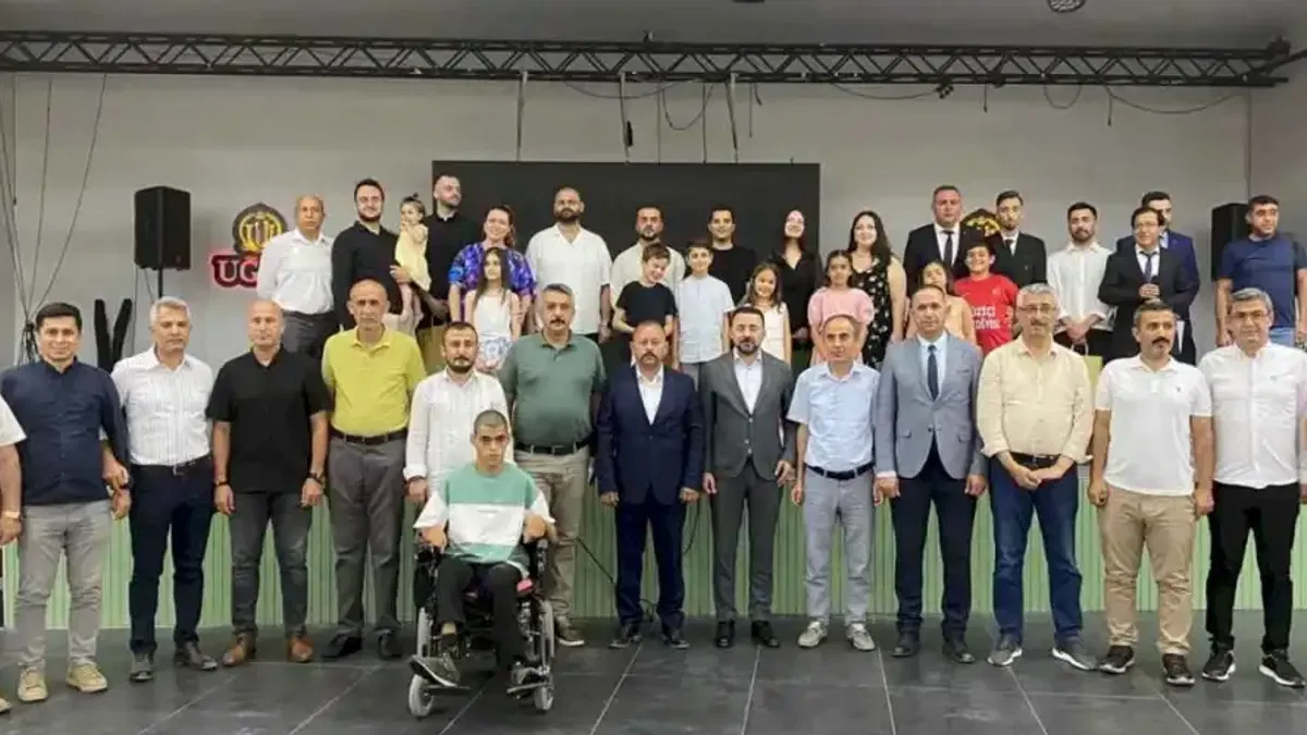 Karacaoğlan'ın torunlarından muhteşem eser... Düziçi'nin güzellikleri dünyaya tanıtılıyor