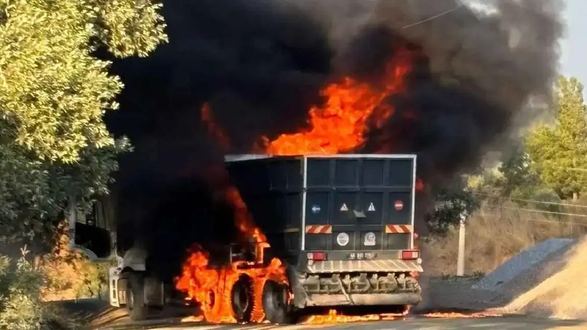 Dalaman Belediyesi’ne ait asfalt aracı alev alev yandı!