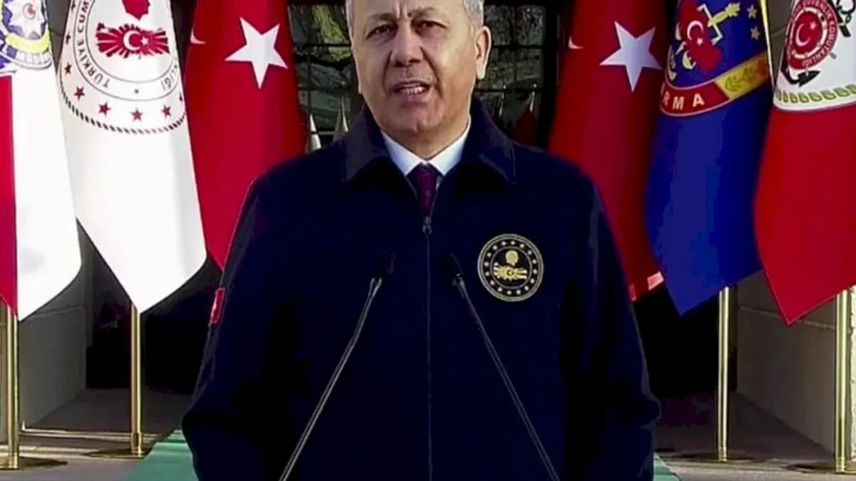 Bakan Yerlikaya: Bayrağımıza uzanan kirli eller cezasız kalmayacak