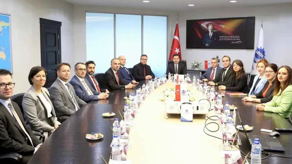 KAYSO ticaret müşavirlerini 'birebir' görüştürdü