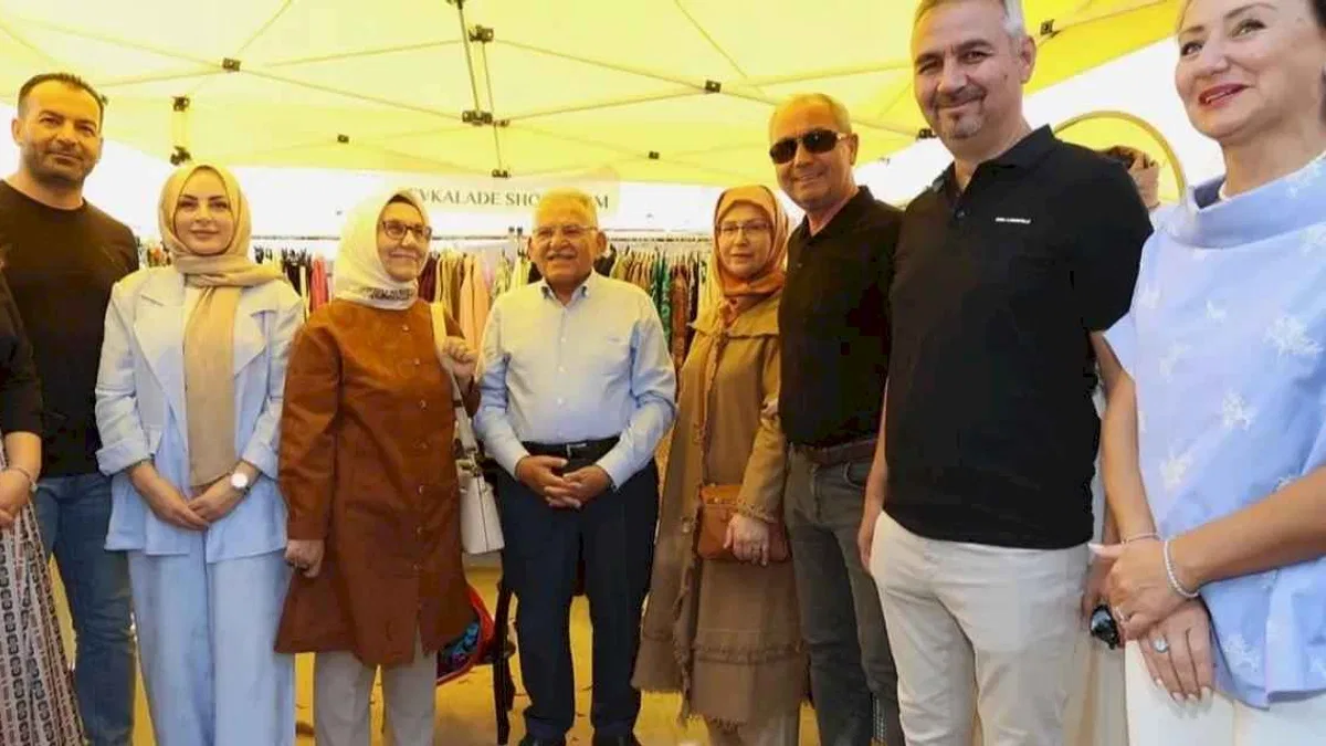 Memduh Büyükkılıç tasarımcı kadınlarla buluştu