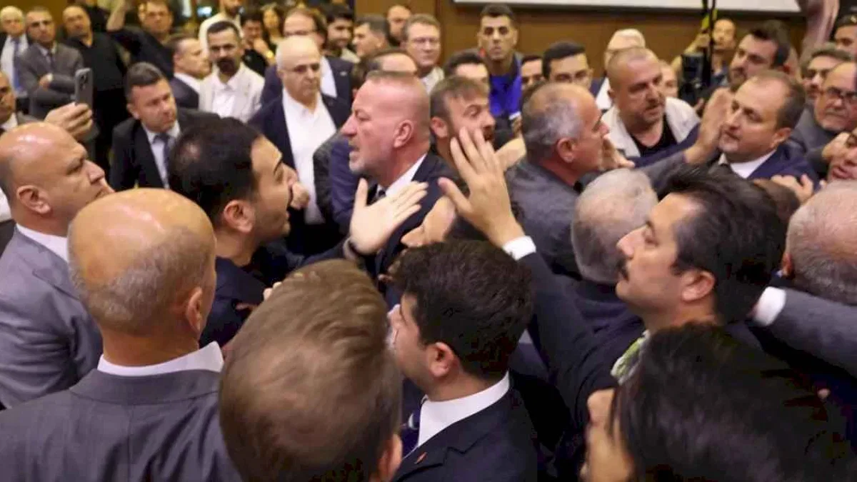 Bursa Büyükşehir Meclisi’nde gerginlik! Başkan Bozbey'den saldırıya kınama!