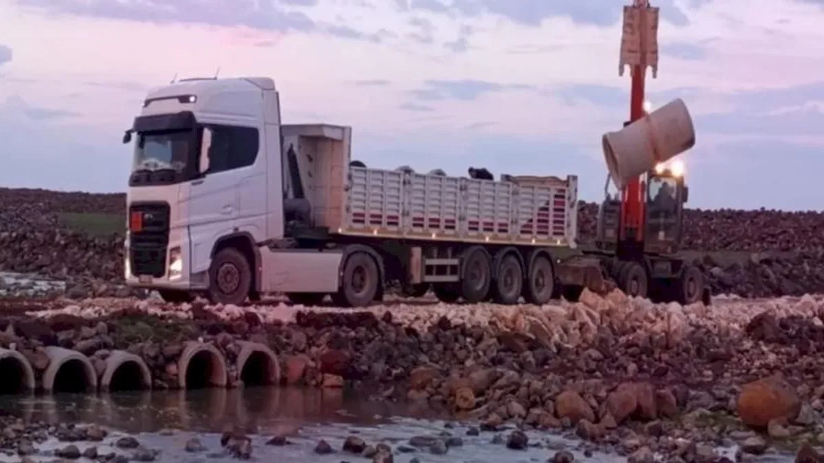 Şanlıurfa’da sağanak sonrası yollar hızla onarıldı