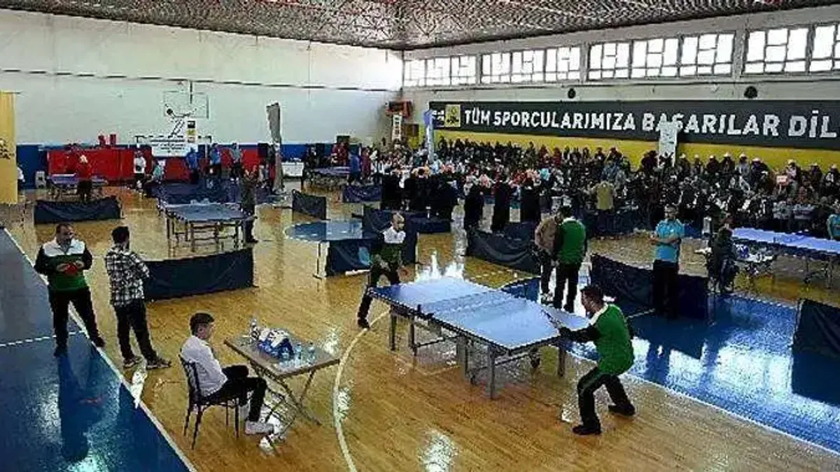 Konya Büyükşehir "Dünya Ruh Sağlığı Günü" Dolayısıyla Masa Tenisi Turnuvası Düzenledi