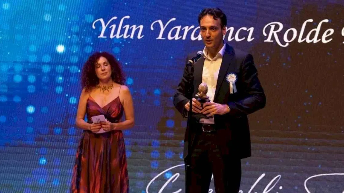 İzmir Şehir Tiyatroları’na anlamlı ödül