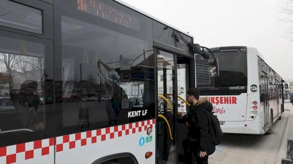 Sakarya'da 26 numaralı hatta öğrenci ayarı