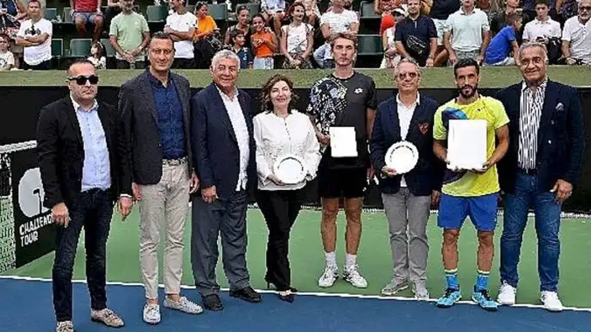 İstanbul Challenger 75. TED Open Uluslararası Tenis Turnuvası'nda şampiyon Damir Dzumhur