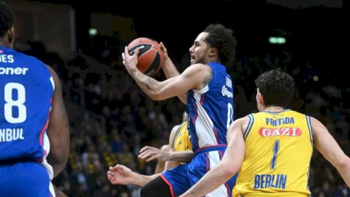 ALBA Berlin 89-97 Anadolu Efes (MAÇ SONUCU-ÖZET)