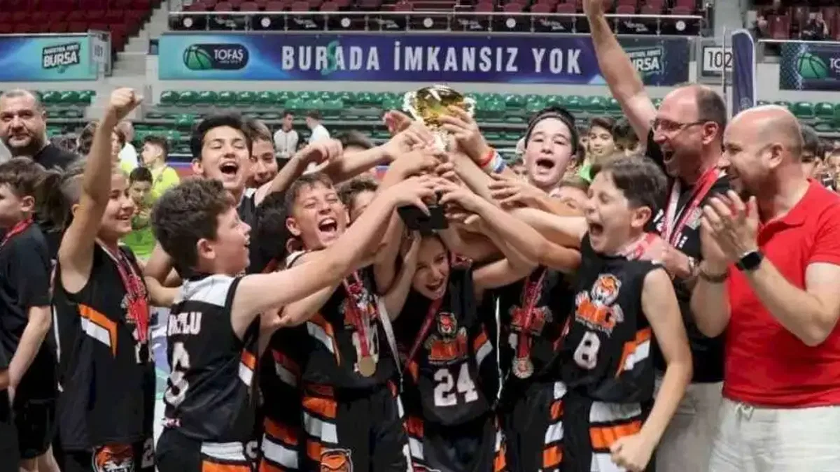Basketbolda sezon finali Bursa’da yapıldı