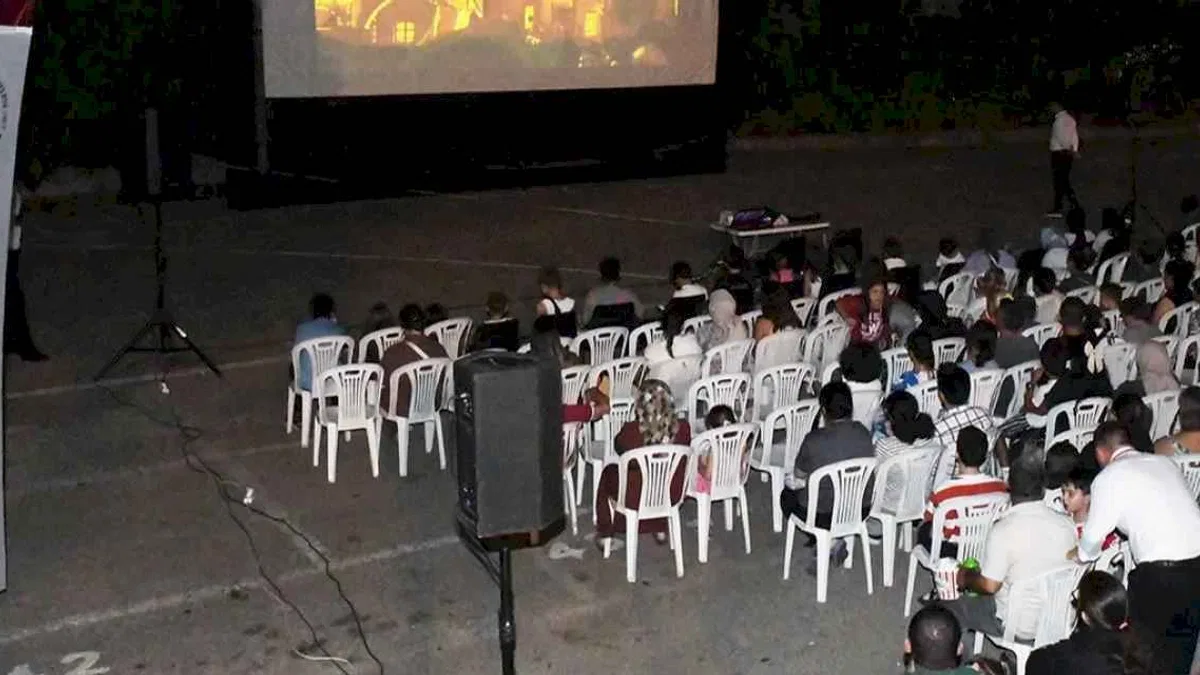 Bursa Osmangazi'de yaz akşamlarına sinema keyfi