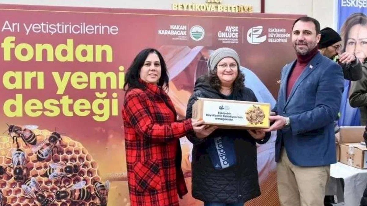 Eskişehir'de üreticilere arı yemi desteği