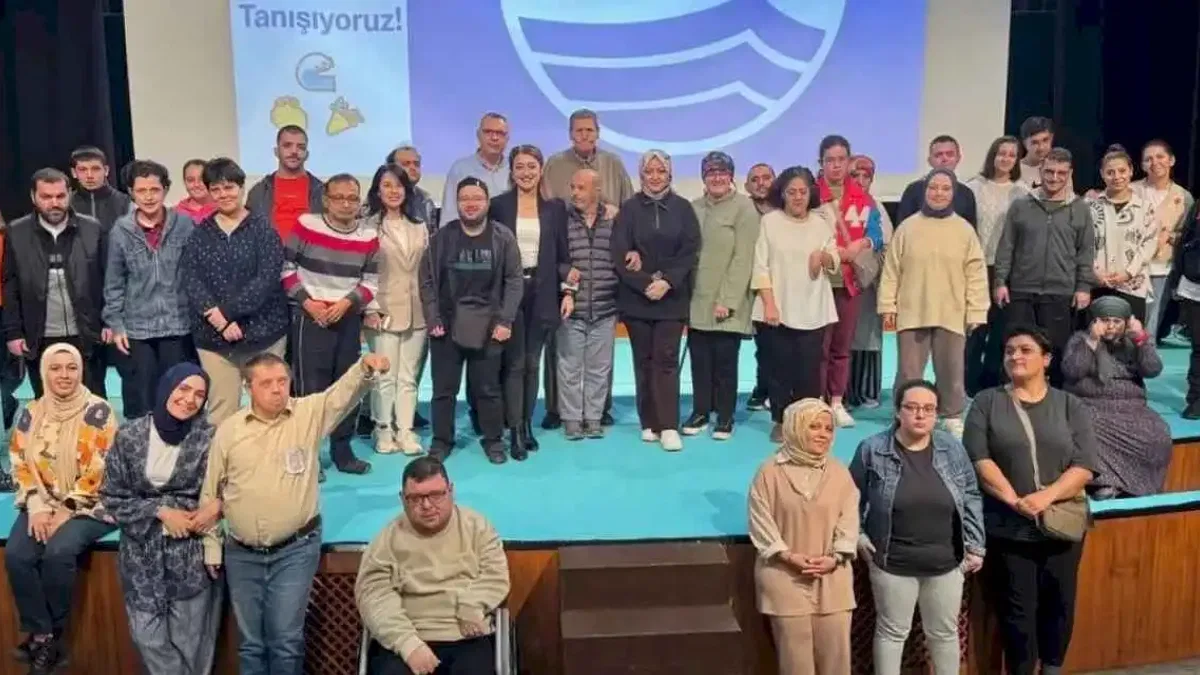 Sakarya'da geleceğe mavi dokunuşlar rozetlendi