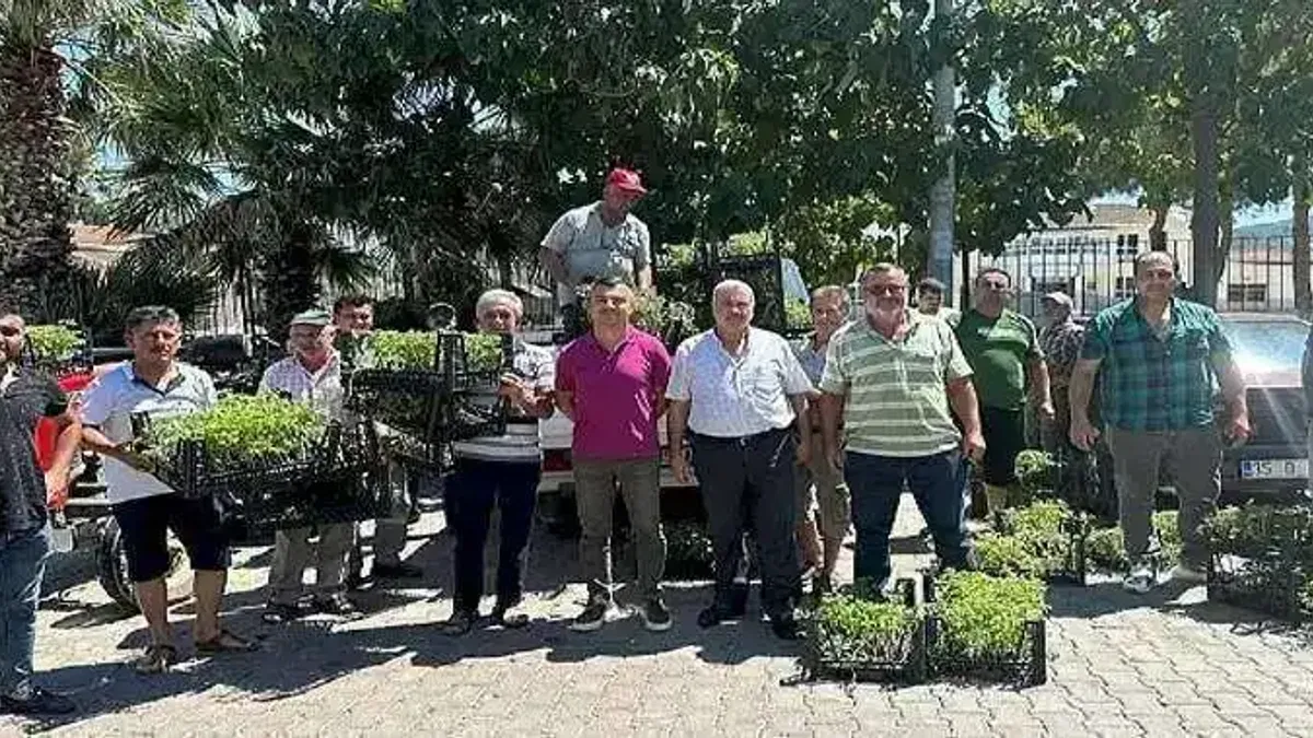 Menderes'te Atalık Fideler Üreticiyle Buluştu