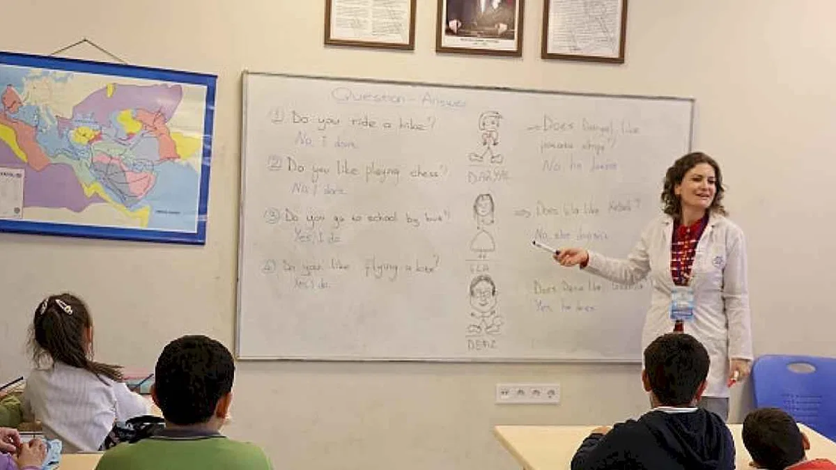 Başkan Çerçioğlu'nun Etkinlikleriyle Aydınlılar İngilizce Öğreniyor