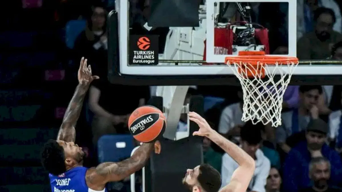 Anadolu Efes 84-89 Fenerbahçe Beko (Maç Sonucu) Dev maçın kazananı F.Bahçe!