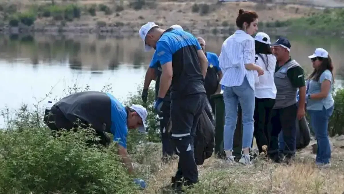 500 gönüllü Bağ Yolu Gölet temizliğinde buluştu