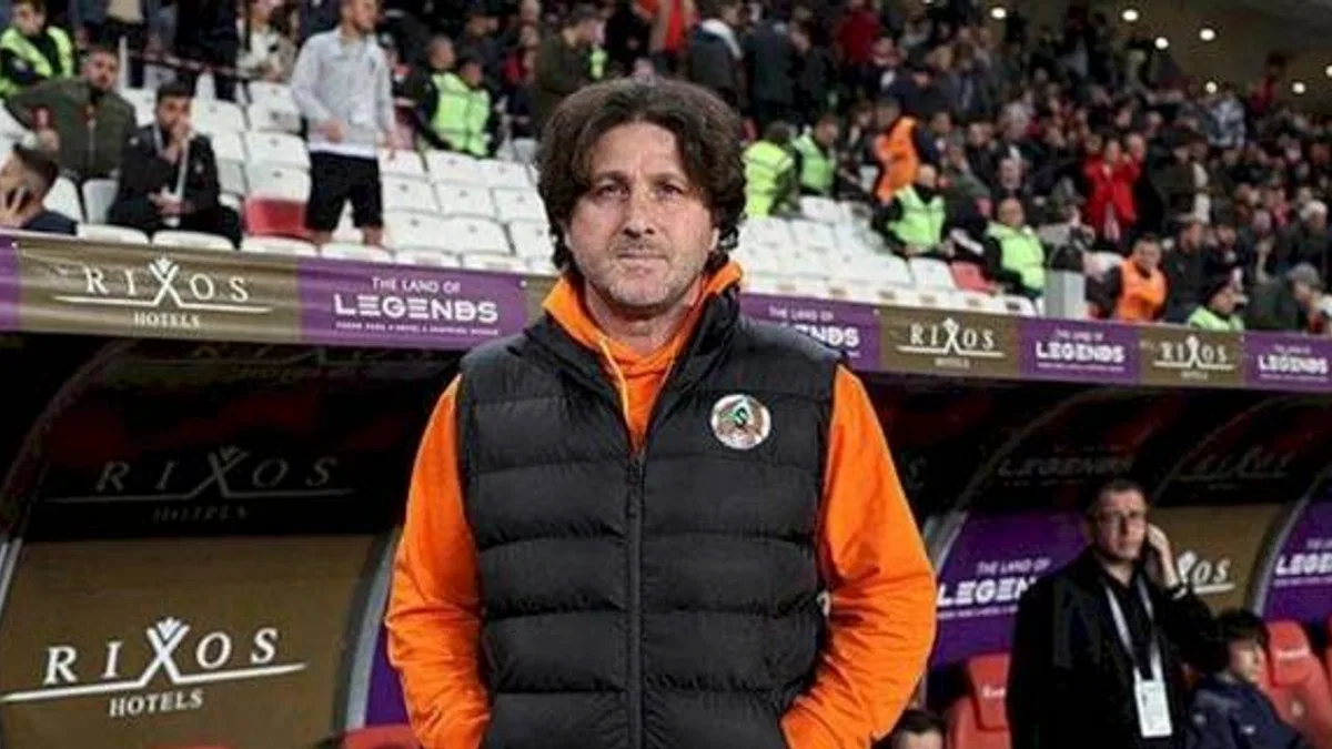 Alanyaspor'da Fatih Tekke: Aldığımız 1 puan gayet değerliydi!
