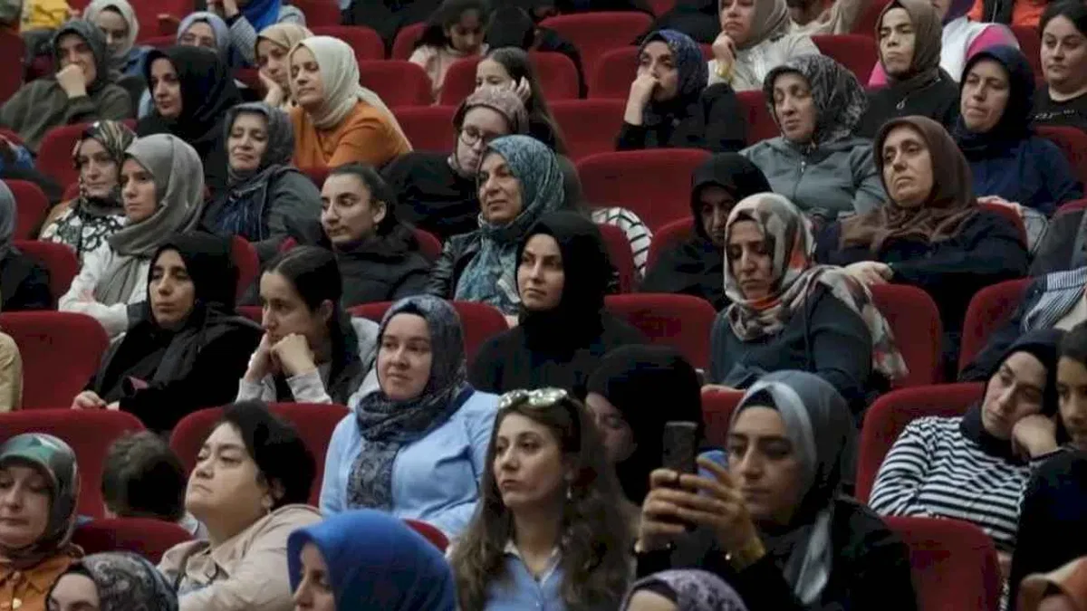 Kocaeli’de 'Aile Mektebi Sohbetleri' yoğun ilgi gördü
