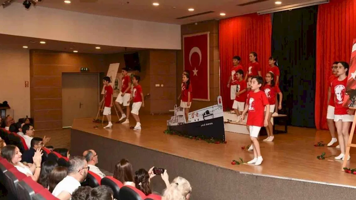 İzmir Çiğli’de 'Aynı Gemideyiz'e büyük alkış