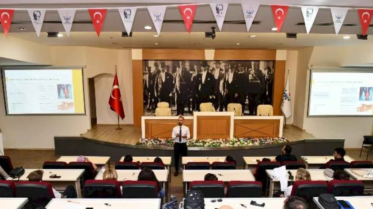 Çiğlili sporseverler sağlıklı beslenme seminerinde buluştu