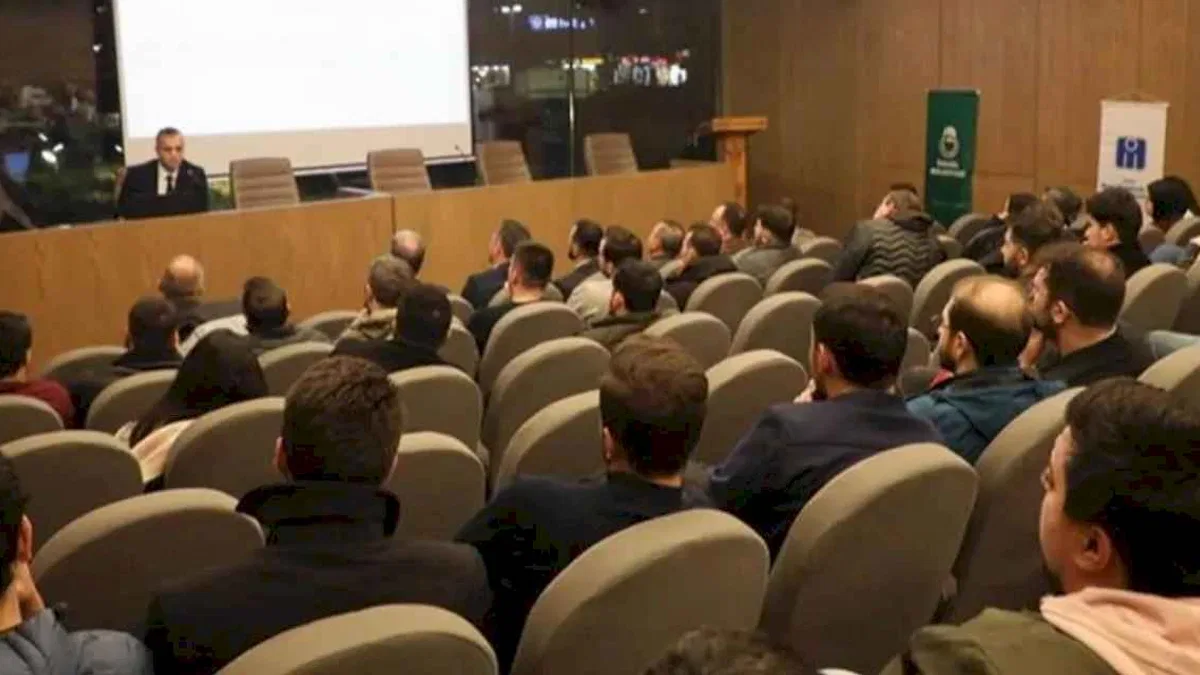 Depremde yıkılan binaların projeleri mühendislerle incelendi