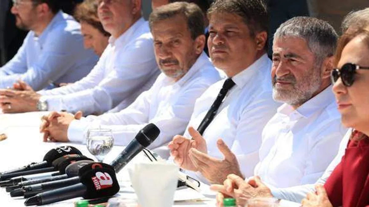 Bakan Nebati:  5 yıl içerisinde 6 milyon İstanbulluyu güvenli yuvalara kavuşturmuş olacağız