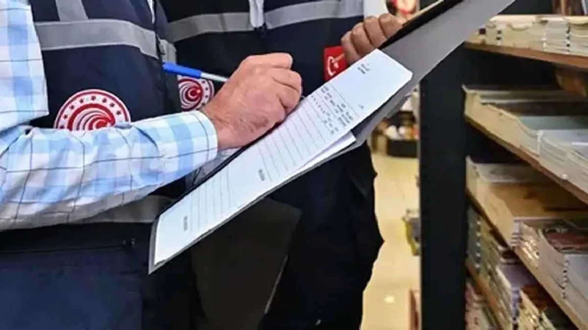 Bakan Bolat: Denetimleri yoğunlaştırdık... Kırtasiye denetimlerde 182,6 milyon liralık ceza