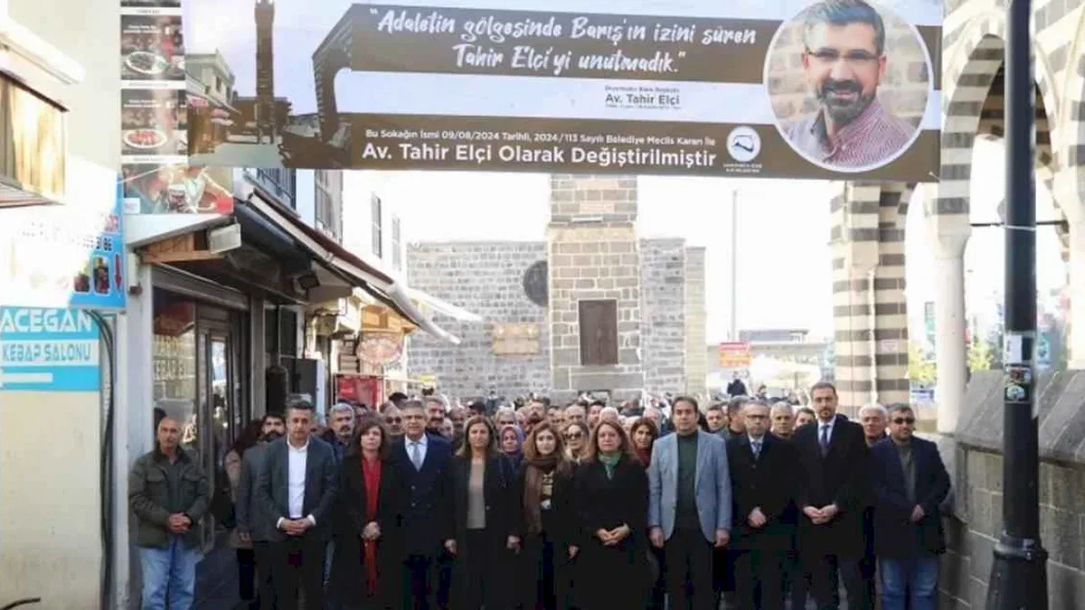 Tahir Elçi Sokağı açıldı