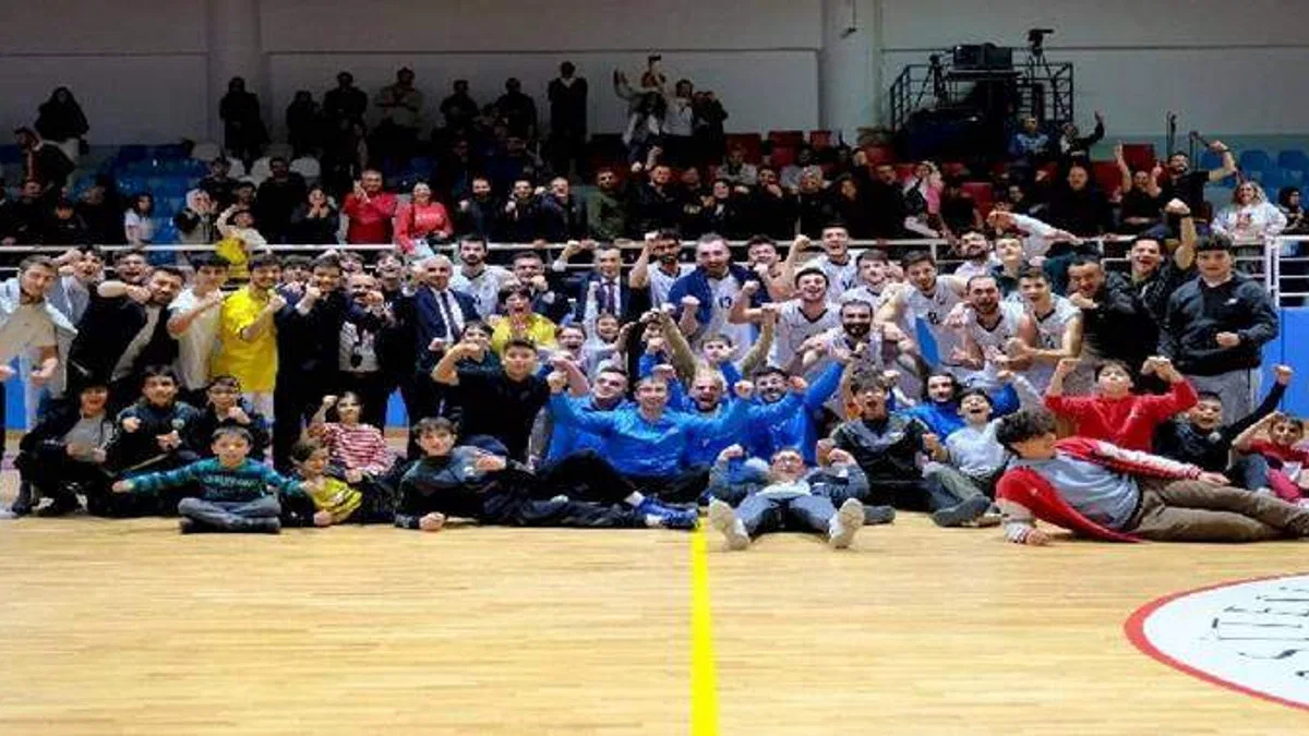 Basketbolda play-off sevinci