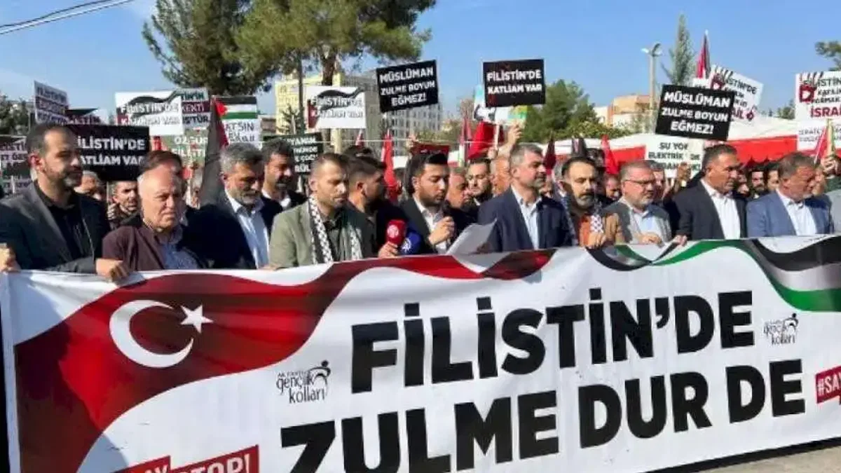Mardinli gençler İsrail'e tepki gösterdi
