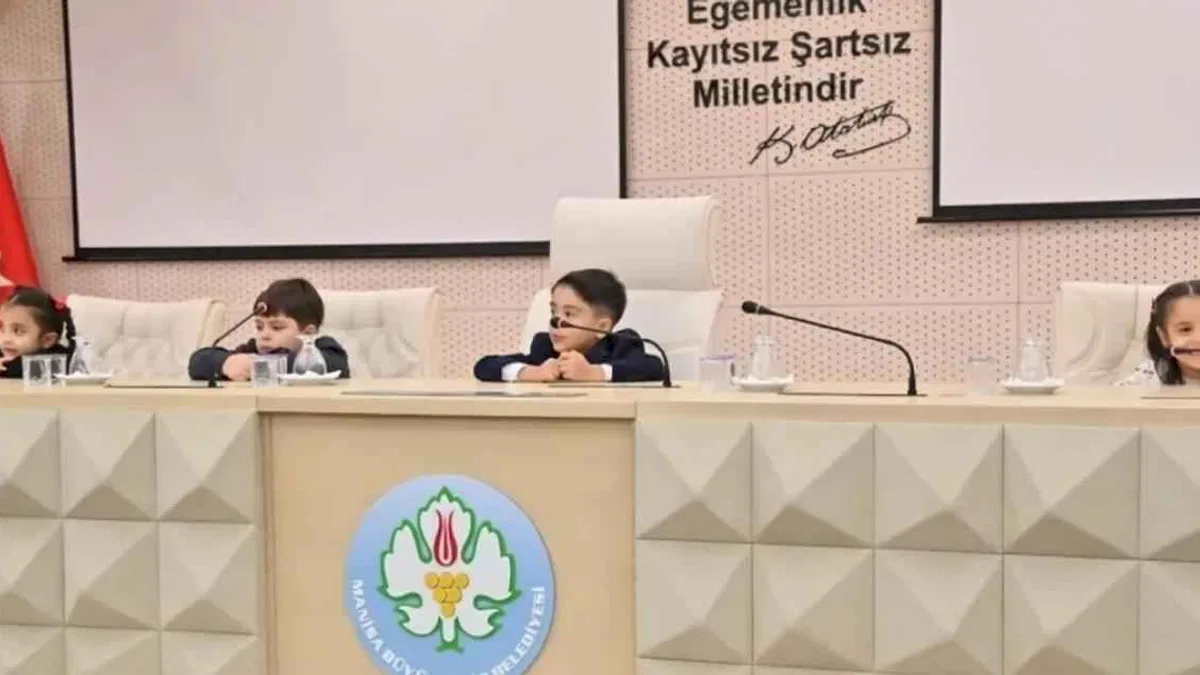 Manisa'da çocuk meclisi kuruldu