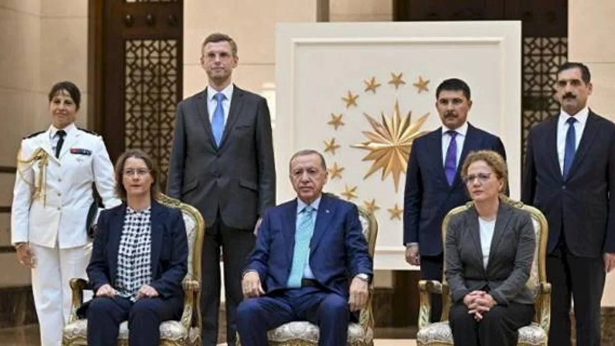 4 ülkenin büyükelçilerinden güven mektubu