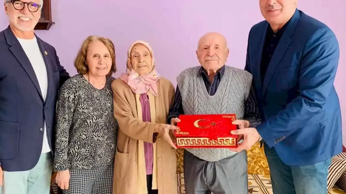 Kocaeli İzmit'te Derince’deki Kıbrıs Gazilerine vefa ziyareti