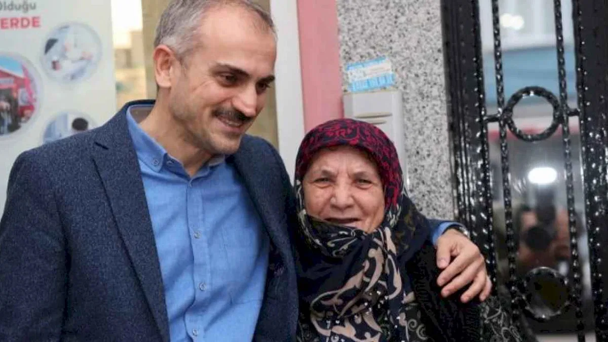 Bünyamin Çiftçi, çarşı pazar geziyor