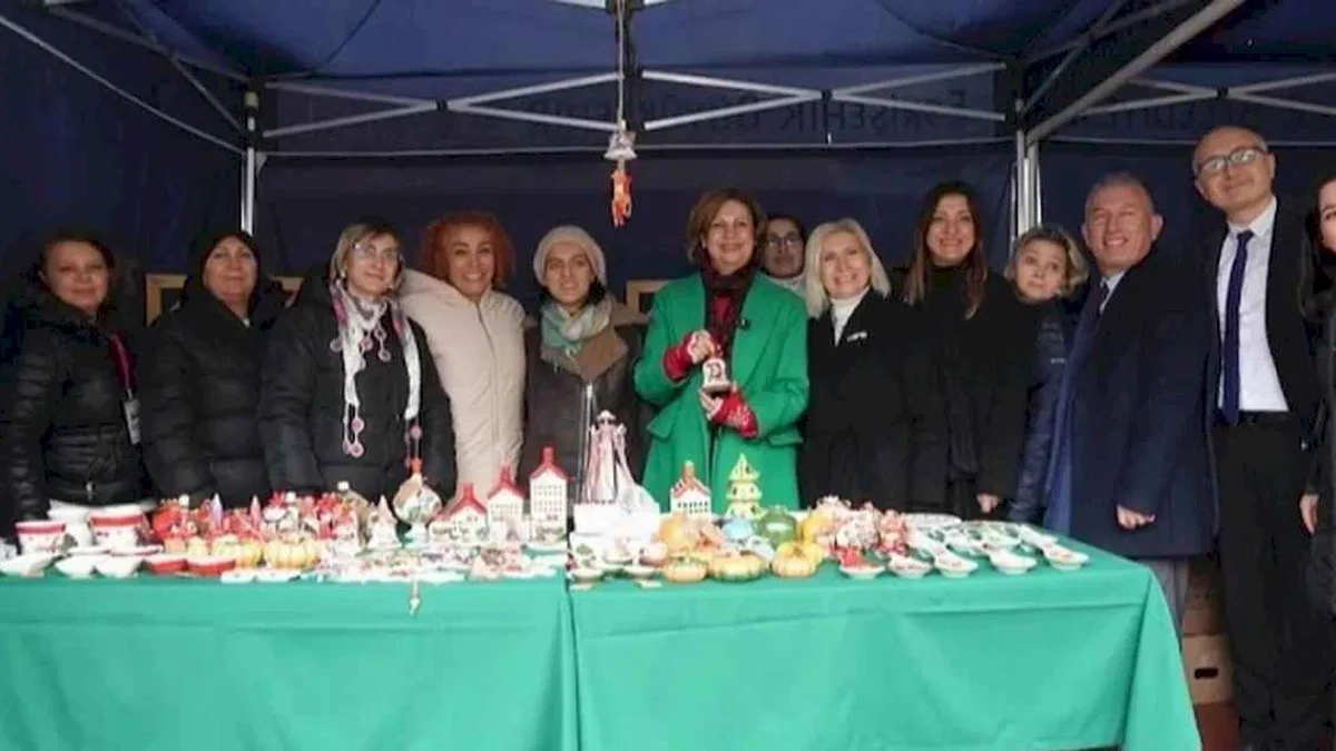 ESMEK Odunluk'ta yeni yıl pazarı açtı