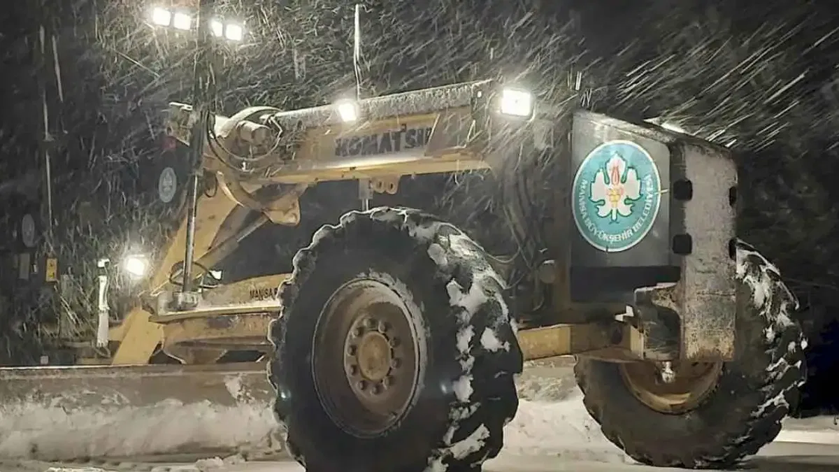 Manisa Büyükşehir kar yağışına karşı seferber