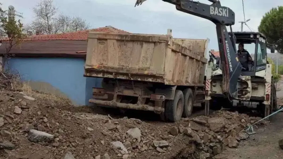 BASKİ Ayvalık'ta çalışmalarına devam ediyor